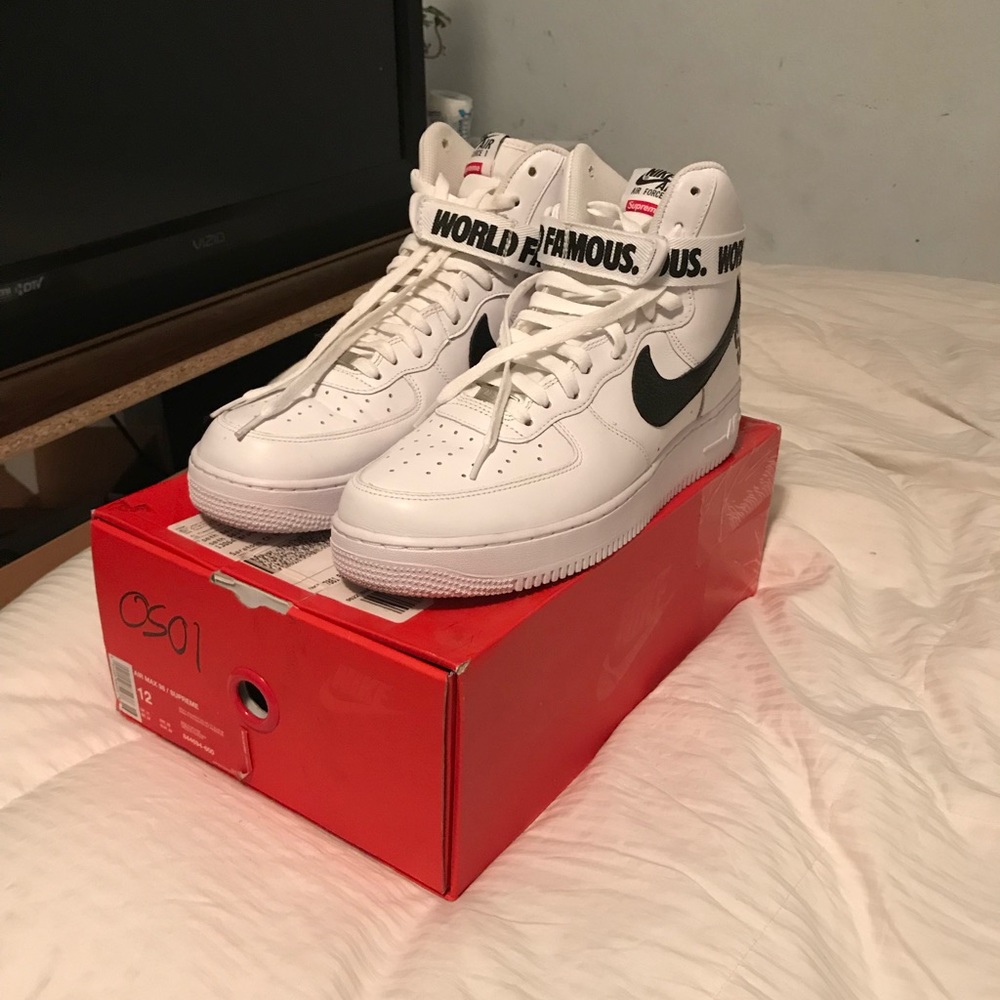 Supreme X Nike Air Force 1 world famous white